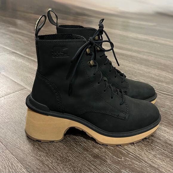 NEVER WORN Sorel Hi-Line Heel Lace Boots Black 7.5 Lug Sole Platform Chunky Heel - Picture 2 of 16